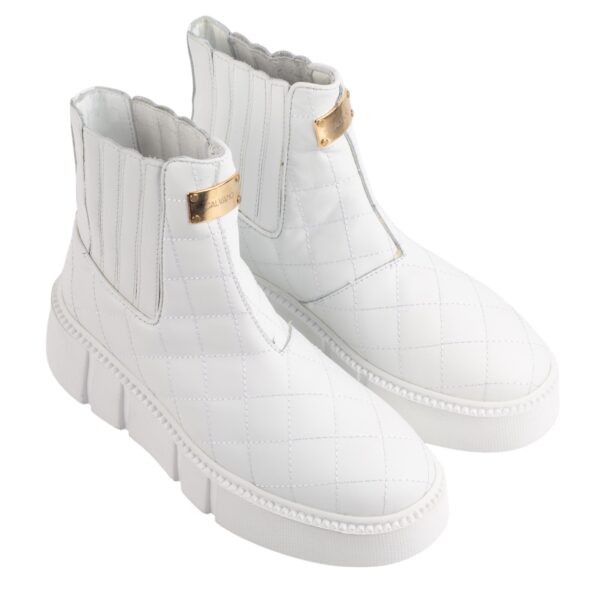 Luxury White Quilted Leather Ankle Boots for Men Sleek Designer Slip-On Footwear with Gold Accents.(E17564) - Image 2