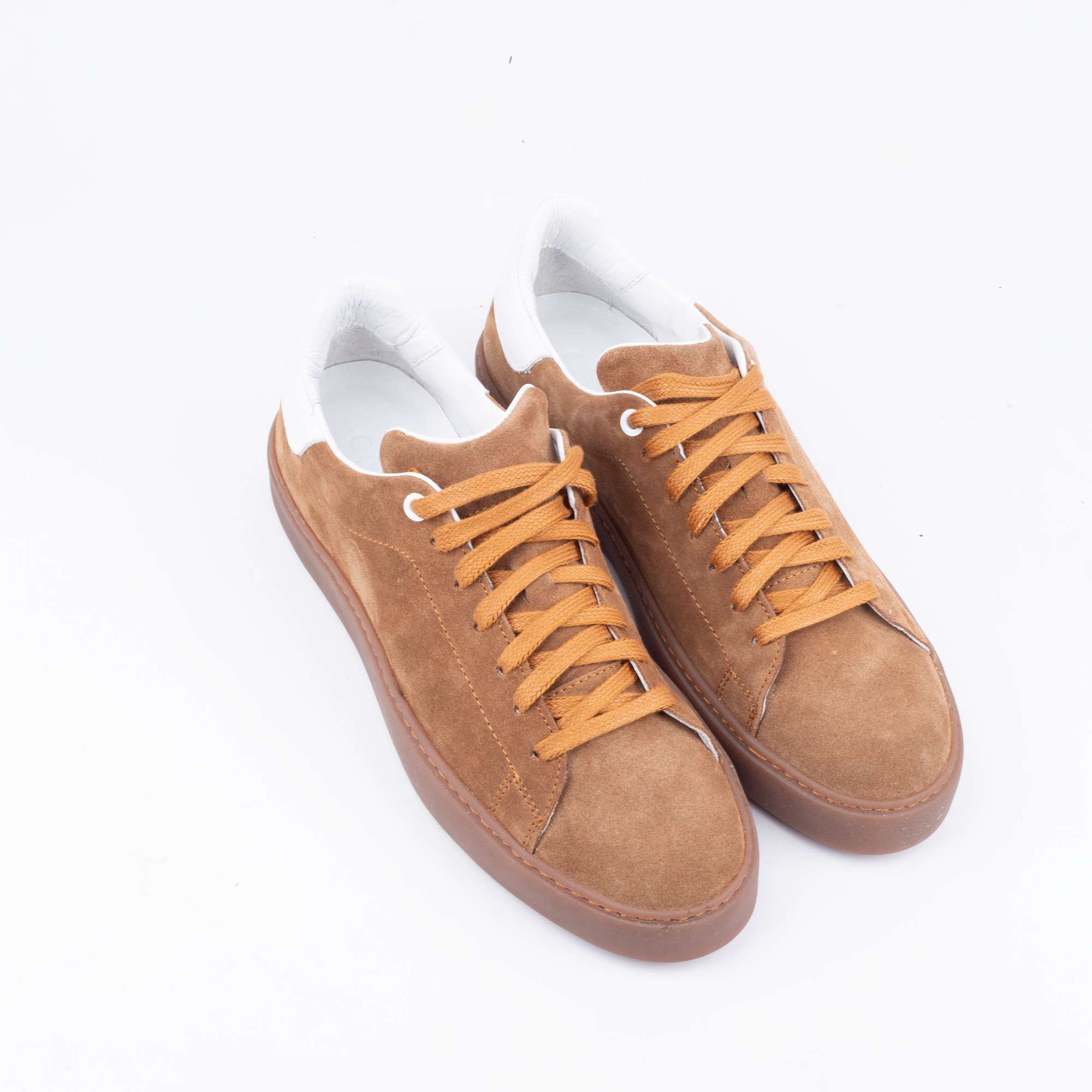Brown Suede Low-Top Sneakers – Classic Style Meets Everyday Comfort (F7) - Image 2