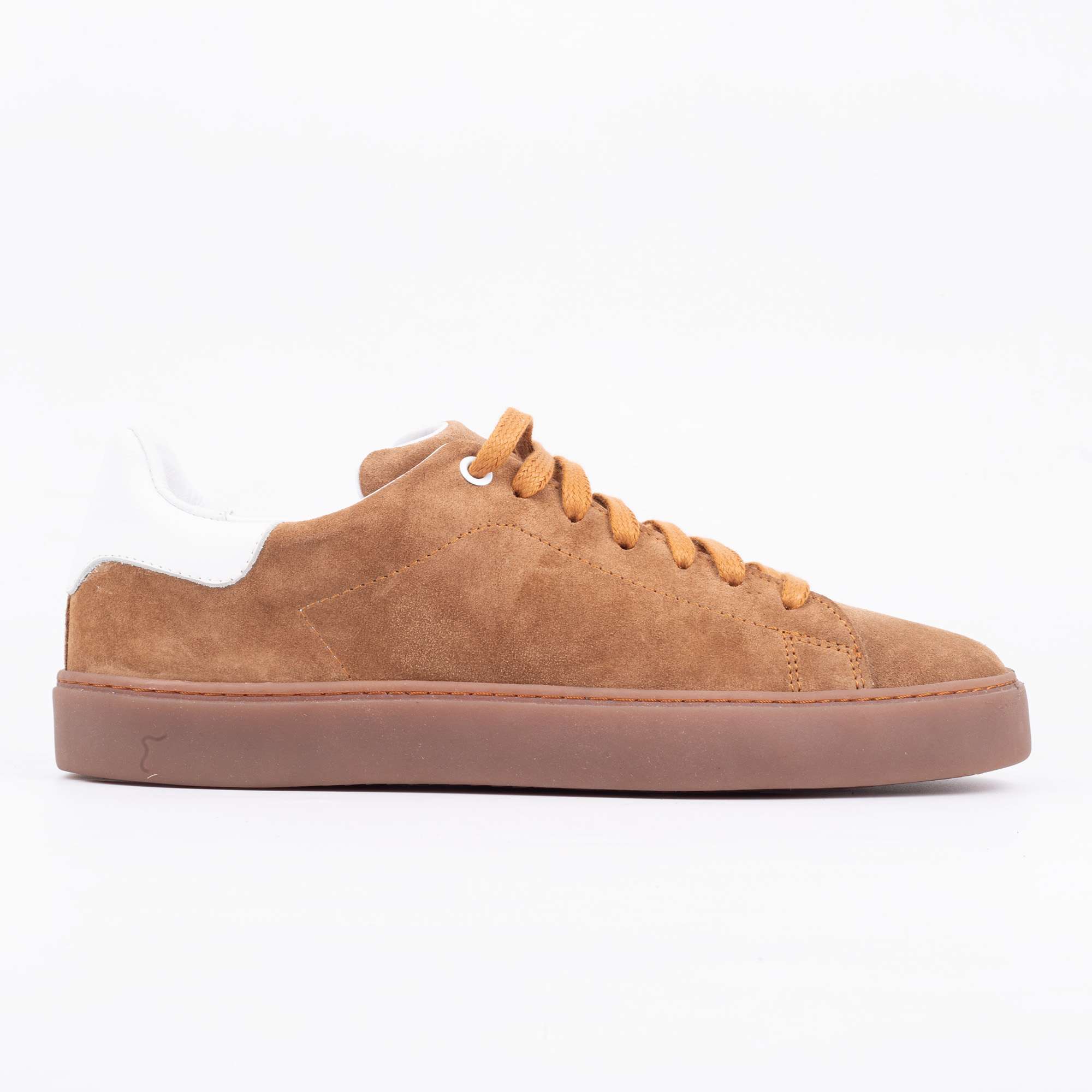 Brown Suede Low-Top Sneakers – Classic Style Meets Everyday Comfort (F7)