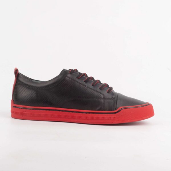 Black and Red Leather Sneakers – Bold Contrast, Premium Comfort (M13017)