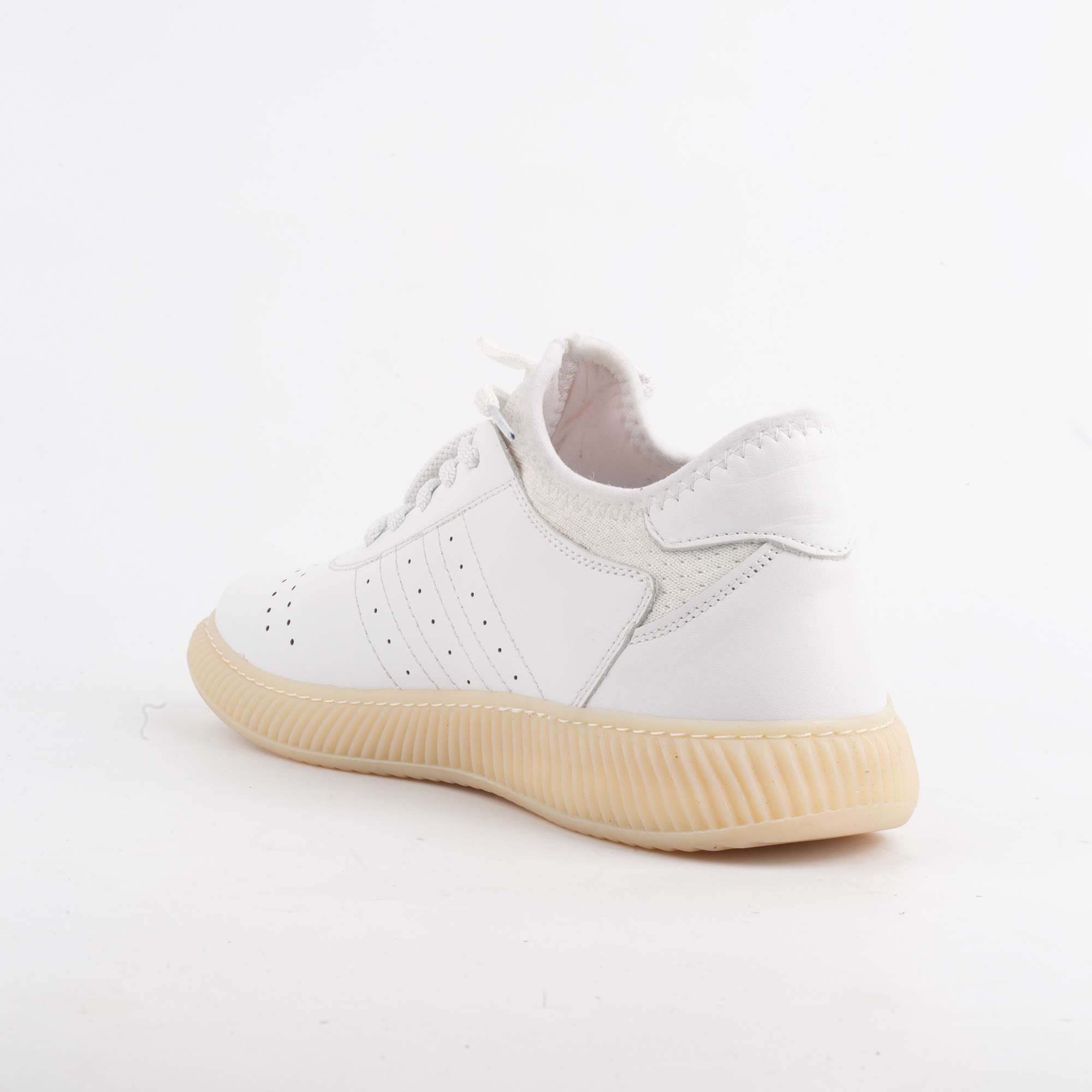 White leather shoes with perforated design. (M15451) - Image 4
